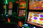 Automaty do gier hazardowych w lokalu.